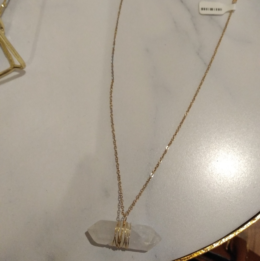 Gold fashion necklace